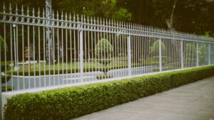 What is the Lifespan of a Fence in Tennessee?